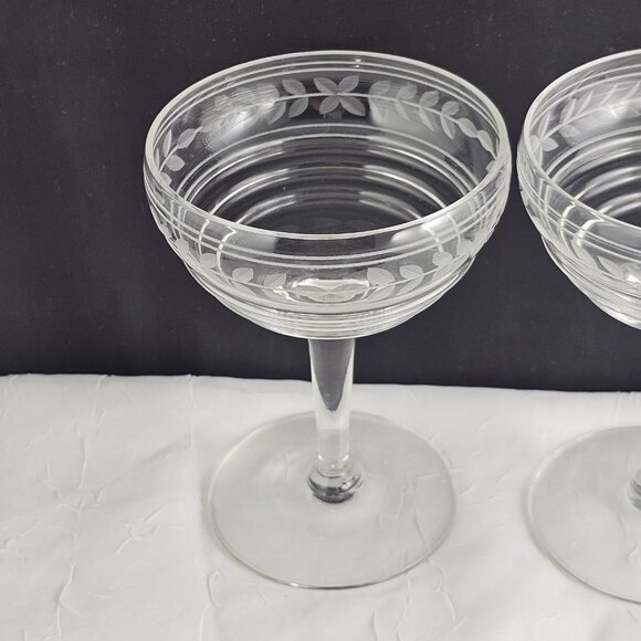 2 Imperial Glass-Ohio Etched Laurel Garland Champagne Coupes 5" glasses vintage - Picture 4 of 7